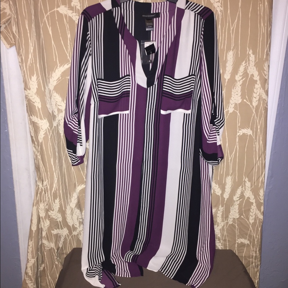 Stripped tunic, knee length.